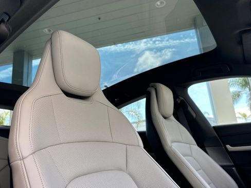 Certified 2021 Porsche Taycan 4S image 16