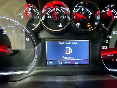 Used 2019 Chevrolet Silverado 1500 RST w/ Z71 Off-Road Package AWD/4WD image 14