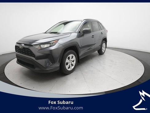 Used 2020 Toyota RAV4 LE image 1