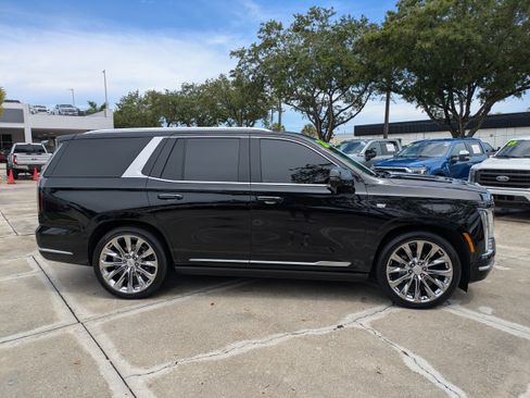 Used 2026 Cadillac Escalade Platinum Luxury w/ LPO, Radiant Package AWD/4WD image 3