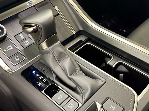 Used 2025 Lexus GX 550 w/ Cold Area Package AWD/4WD image 16