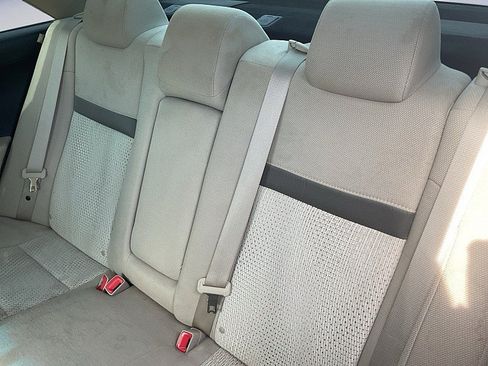 Used 2014 Toyota Camry LE FWD image 11