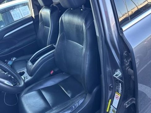 Used 2014 Toyota Highlander XLE image 8
