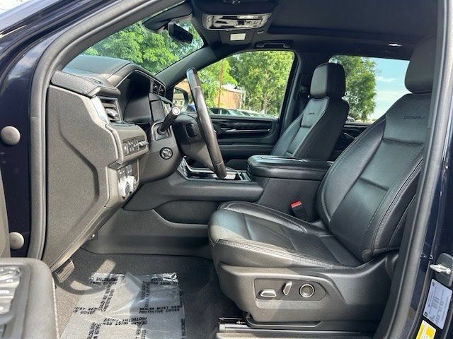 Used 2021 GMC Yukon XL Denali w/ Denali Premium Package AWD/4WD image 11