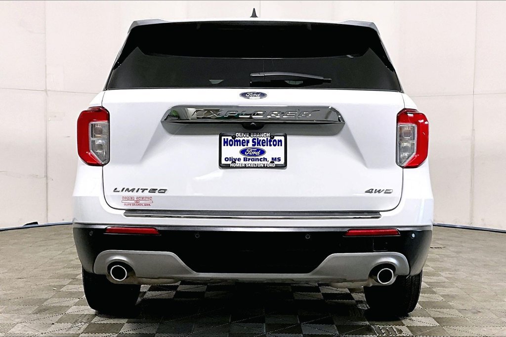 Used 2023 Ford Explorer Limited AWD/4WD image 4