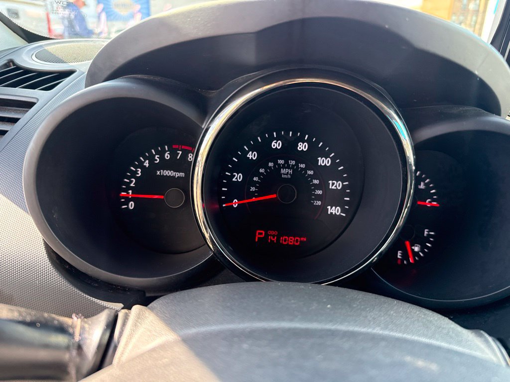 Used 2010 Kia Soul + FWD image 23