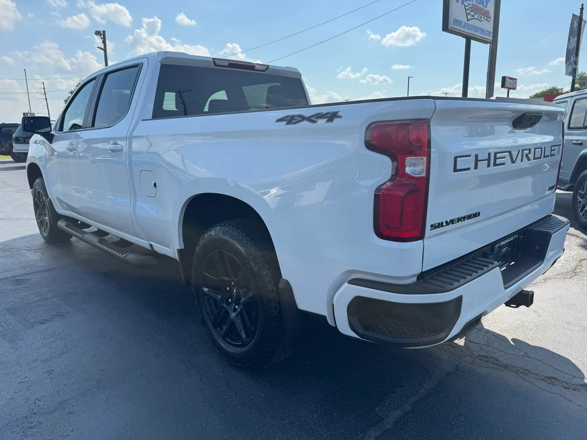 Used 2024 Chevrolet Silverado 1500 RST w/ Dark Appearance Package AWD/4WD image 12