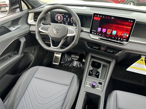 New 2026 Volkswagen Tiguan SE R-Line image 10
