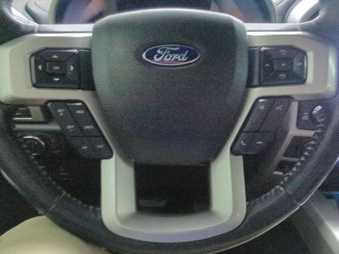 Used 2019 Ford F150 Lariat w/ Equipment Group 502A Luxury AWD/4WD image 15