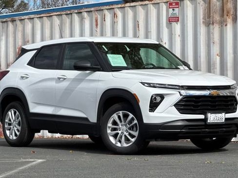 Used 2026 Chevrolet TrailBlazer LS w/ LS Convenience Package image 2