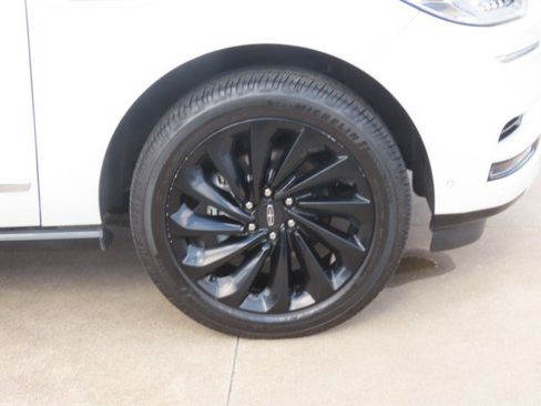 Used 2020 Lincoln Navigator Reserve w/ Equipment Group 208A Reserve AWD/4WD image 7