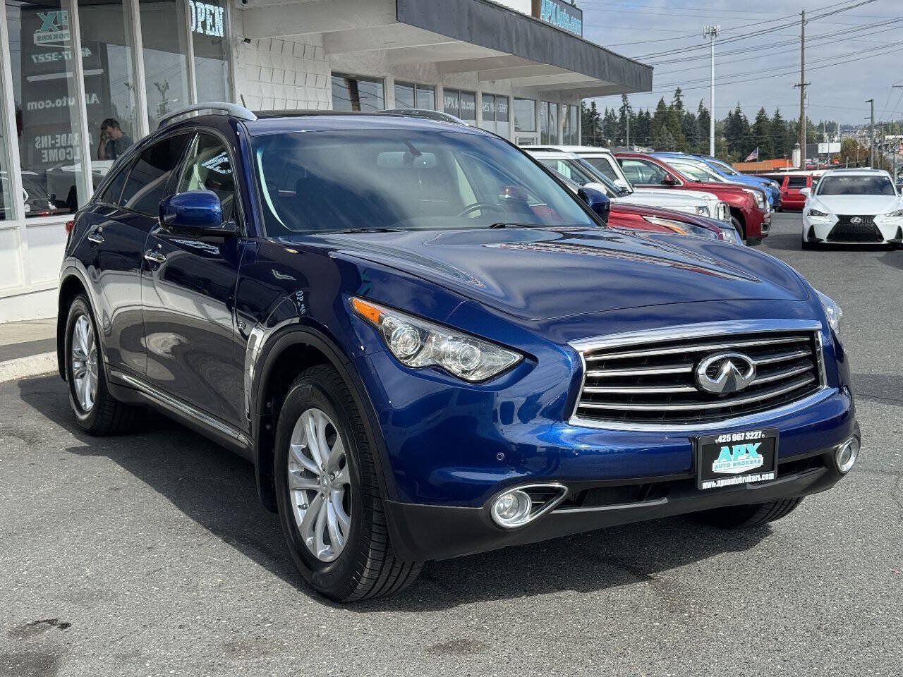 Used 2014 INFINITI QX70 AWD w/ Premium Package image 10