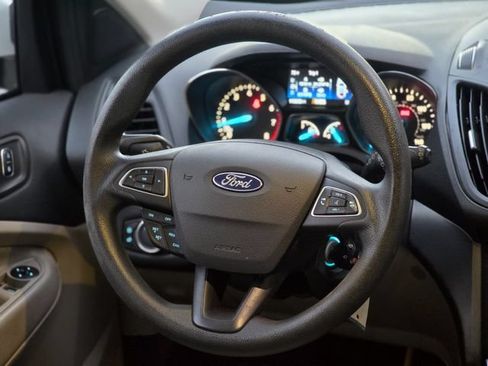 Used 2018 Ford Escape SE FWD image 21