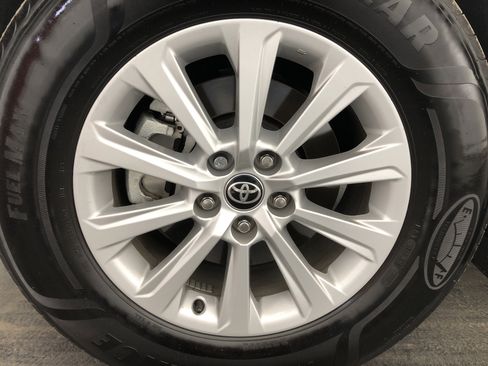 Used 2024 Toyota Grand Highlander XLE image 23