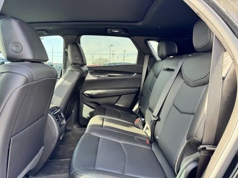 Certified 2022 Cadillac XT5 Premium Luxury w/ Technology Package image 9