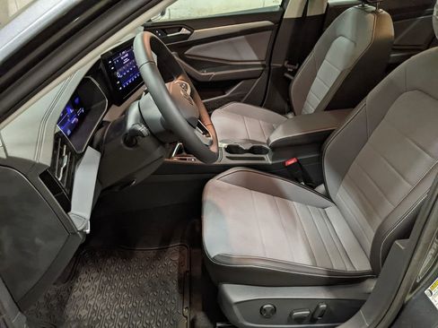 New 2026 Volkswagen Jetta SE FWD image 11