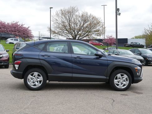Certified 2025 Hyundai Kona SE AWD/4WD image 5