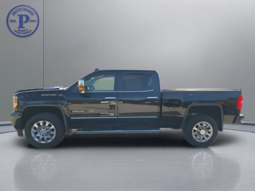 Used 2017 GMC Sierra 2500 Denali w/ Duramax Plus Package AWD/4WD image 4