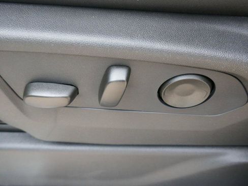 New 2026 GMC Sierra 1500 SLT image 15