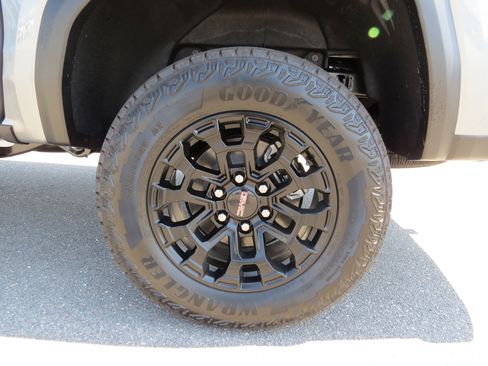 New 2026 GMC Canyon Elevation w/ Convenience Package image 13