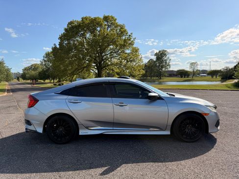 Used 2017 Honda Civic EX-T image 6