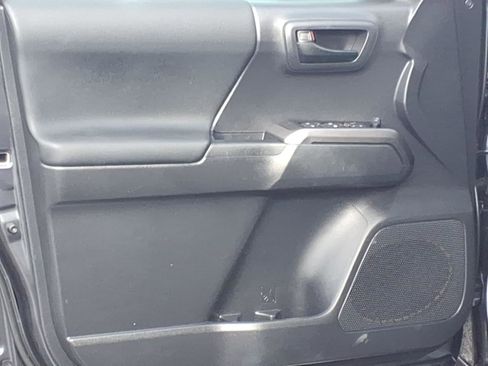 Certified 2023 Toyota Tacoma TRD Off-Road image 17