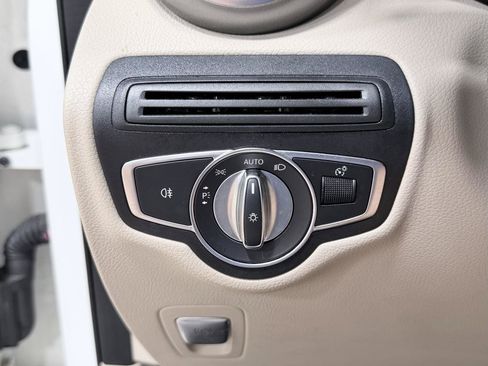 Used 2018 Mercedes-Benz GLC 300 image 39
