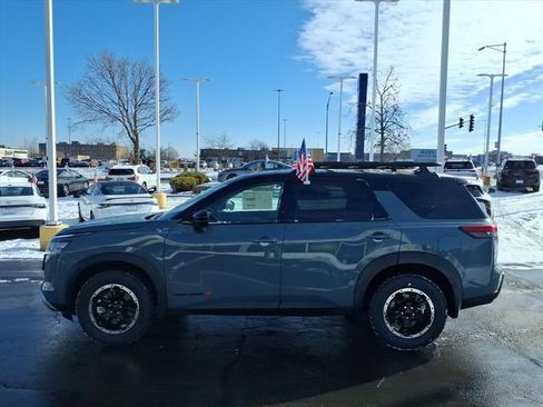 New 2026 Nissan Pathfinder SV image 6
