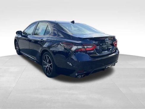 Used 2022 Toyota Camry SE w/ Audio Upgrade Package FWD image 5