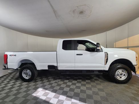 New 2026 Ford F250 XL w/ XL Off-Road Package image 9