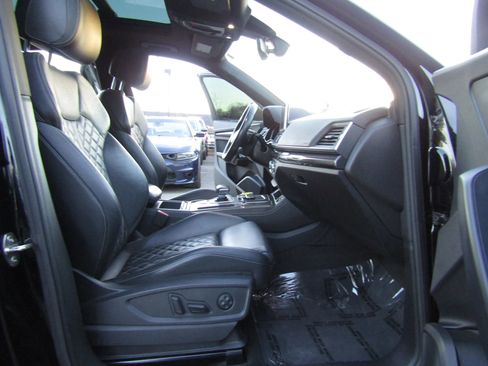 Used 2018 Audi SQ5 Premium Plus w/ S Sport Package image 17