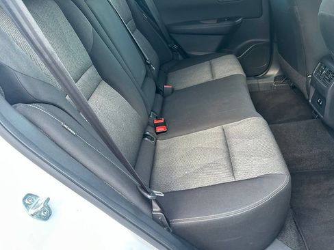 Used 2024 Nissan Rogue SV FWD image 9