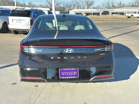 Used 2024 Hyundai Sonata Limited image 9