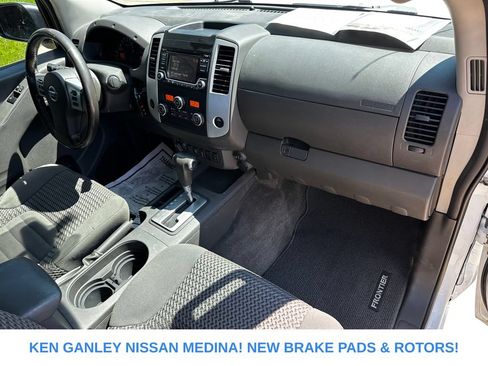 Used 2018 Nissan Frontier SV w/ Value Truck Package AWD/4WD image 38