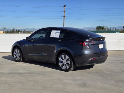 Used 2024 Tesla Model Y 2WD image 6