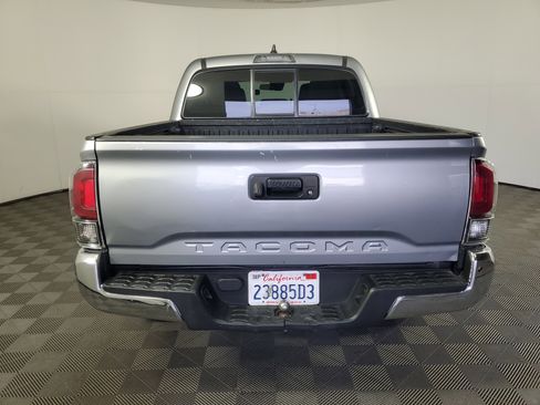 Used 2020 Toyota Tacoma SR5 RWD image 5