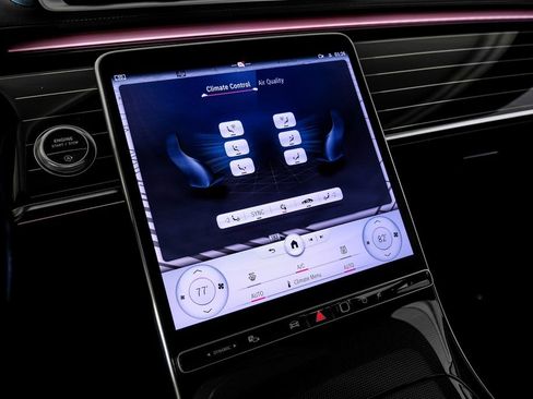 Used 2022 Mercedes-Benz S 580 4MATIC Sedan w/ AMG Line Package image 27