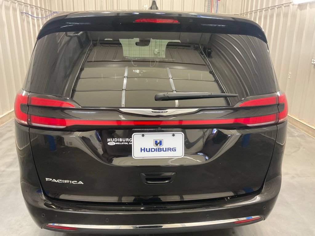 Used 2025 Chrysler Pacifica Select FWD image 23