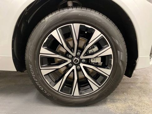 Used 2025 Volvo XC60 B5 Core AWD/4WD image 34