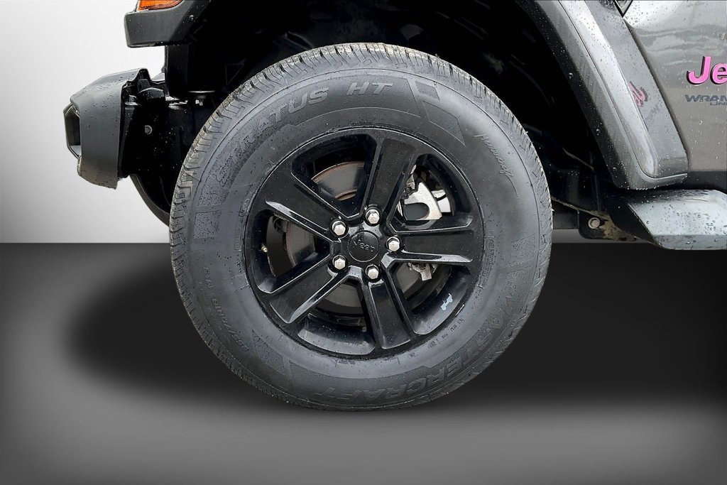 Used 2021 Jeep Wrangler Unlimited Sahara AWD/4WD image 32