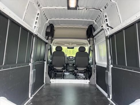 Used 2024 RAM ProMaster 3500 w/ Quick Order Package 22G SLT FWD image 7