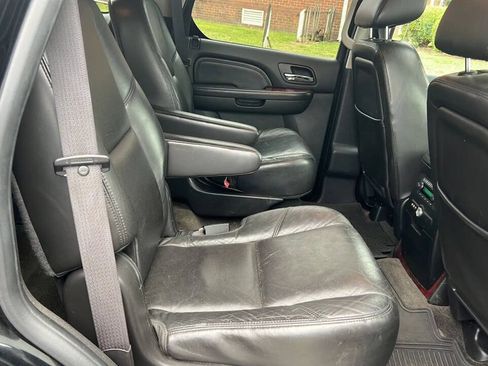 Used 2010 Cadillac Escalade Luxury w/ Livery Package AWD/4WD image 25