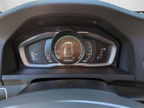 Used 2018 Volvo V60 T5 Cross Country w/ Convenience Package image 7