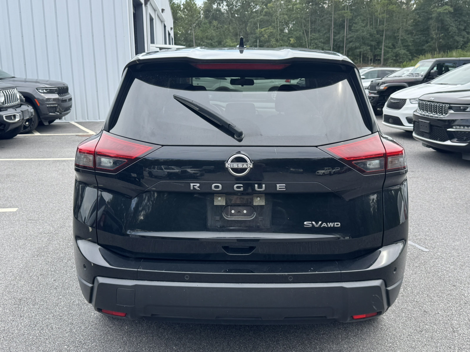 Used 2024 Nissan Rogue SV AWD/4WD image 6