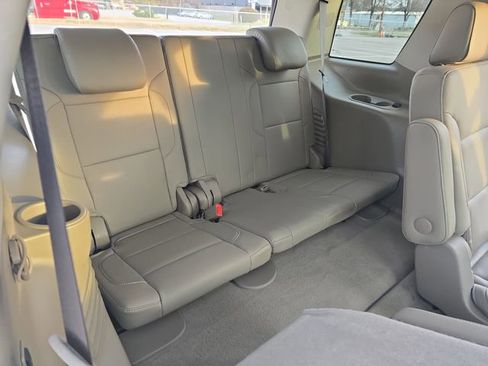 Used 2019 GMC Yukon SLT w/ Premium Edition image 12