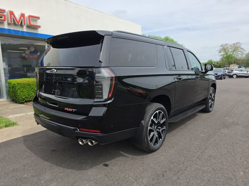 New 2026 Chevrolet Suburban RST w/ Comfort Package AWD/4WD image 3