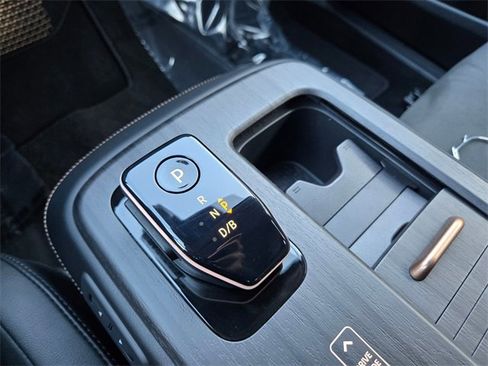 Used 2024 Nissan Ariya FWD image 34