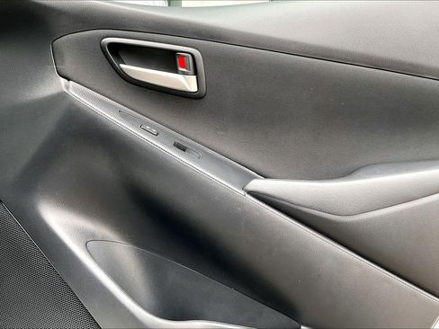 Used 2019 Toyota Yaris LE image 20