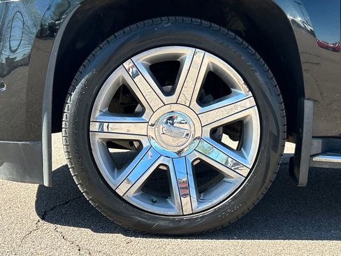 Used 2019 Cadillac Escalade ESV Luxury image 28