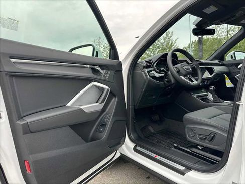 New 2025 Audi Q3 2.0T Premium image 18
